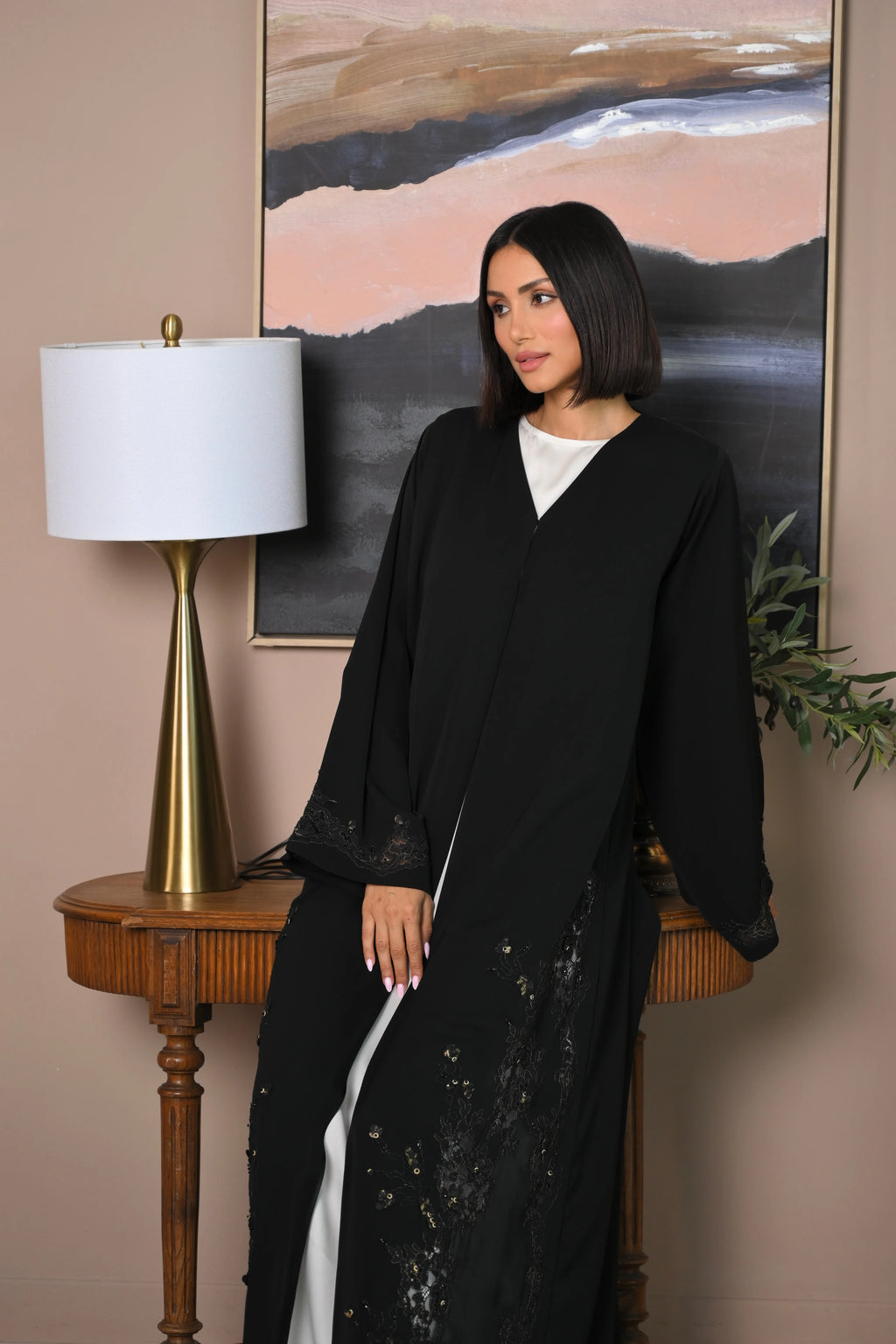 Designer Emirati abaya for luxury occasions