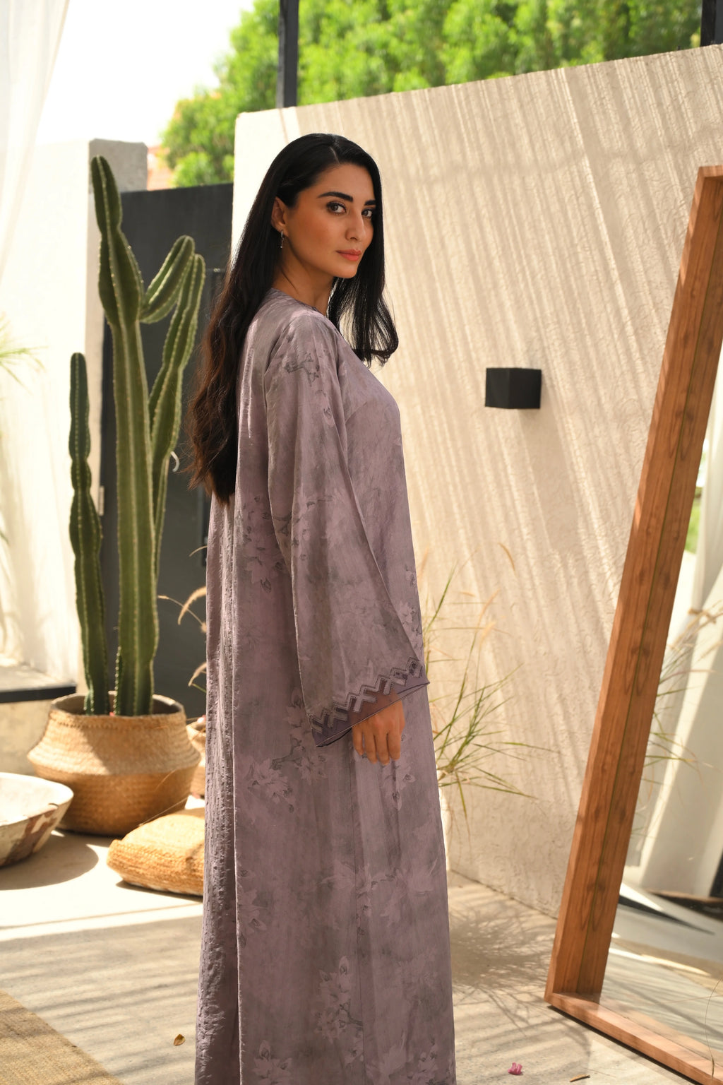 Luxury dusty lavender Emirati abaya with dori detailing and laser cut design on front panel and sleeves